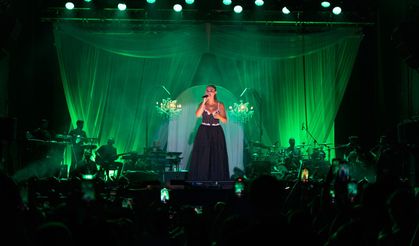 Çim Konserleri'nde Derya Bedavacı ile İzmir Rüzgarı