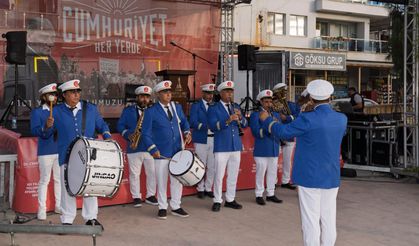 Foça 'Yaşasın Cumhuriyet' Dedi