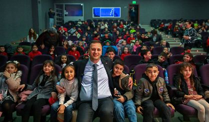 Başkan Eşki'den Miniklere Sinema Müjdesi