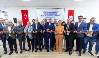 Konak'ta Açılış Maratonu: İki Kütüphane, Bir de Mutluluk Kahvesi