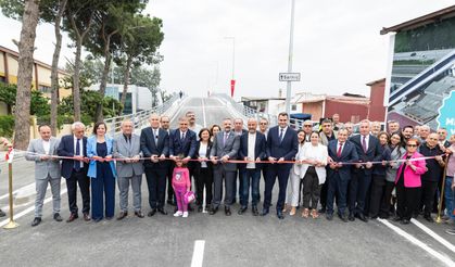Gaziemir Hava Eğitim Yolu Üst Geçidi Hizmete Açıldı