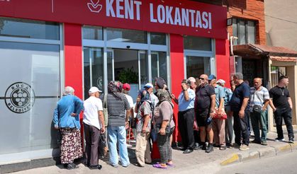 Bir Ekmek 15 Lira, Buca'da 4 Çeşit Yemek 50 Lira