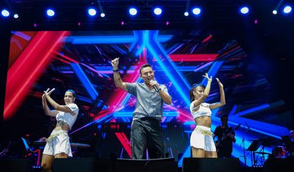 Çim Konserleri'nde Mustafa Sandal Coşkusu