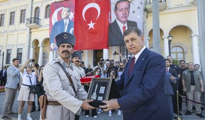 Konak Atatürk Meydanı'nda 9 Eylül Töreni