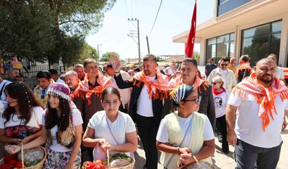 Buca'nın Baldan Tatlı Şenliği Coşkuyla Geçti