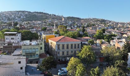 İzmir'in Tarihi Yapıları Gün Yüzüne Çıkıyor
