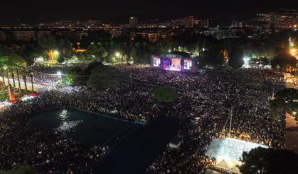 İzmir Fuarı'nda Yıldız Tilbe Rüzgarı