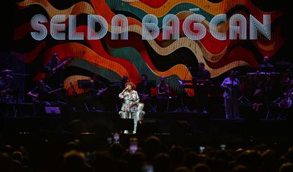 Çim Konserleri'nde Selda Bağcan Rüzgarı Esti