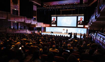 Tugay'dan 'İzmirMeets' Sürprizi: Başkanlık İnovasyon Fonu