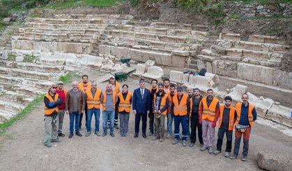 İzmir'in Antik Smyrna Tiyatrosu Gün Yüzüne Çıkıyor