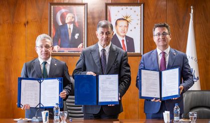 İzmir'in Deprem Master Planı İçin İmzalar Atıldı