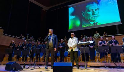 İzmirliler İki Ustanın Anısına AASSM'de Buluştu