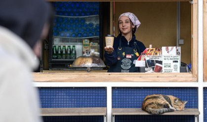 İzmirli Kahve'den Bir Milyon Bardaklık Rekor