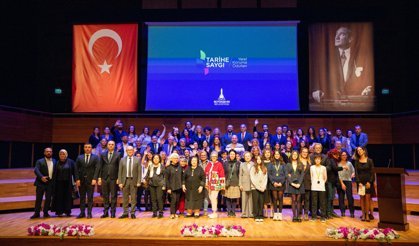 İzmir'de Tarihi Koruyanlar Ödüllendirildi