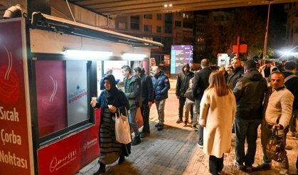 Bornova'da Soğuk Günlere Karşı Sıcak Dayanışma