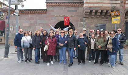 Konak Kültürel Miras Gezileri'yle Kenti Keşfettiler