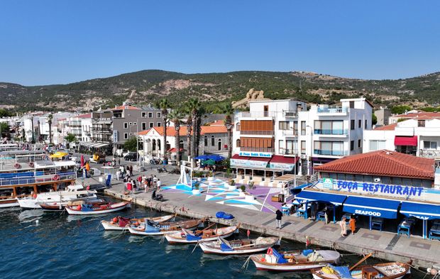 Foça'ya 'Güzel İzmir' Dokunuşu
