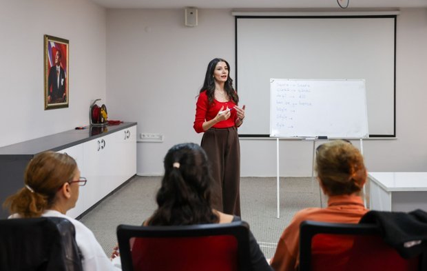 Bucalılara Ücretsiz Diksiyon ve Sunuculuk Kursu