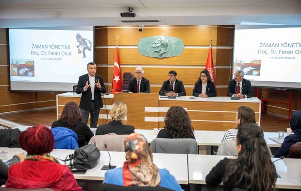 İzmirli Muhtarlar Bornova Muhtarlar Akademisi'nde Buluştu