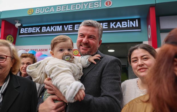 Buca'da Bebek Bakım ve Emzirme Kabini Hizmete Açıldı