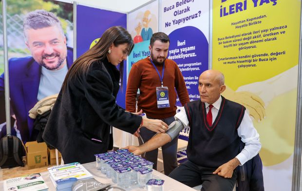 Buca Belediyesi Yaşlı Dostu Hizmetlerini Tanıttı