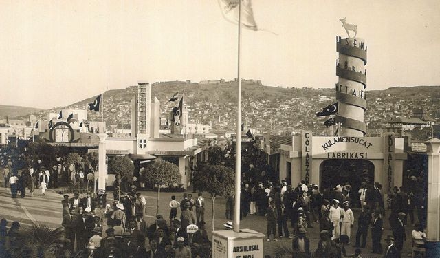 Yangın Enkazından Yükselen Fuar | Ulus - 1939