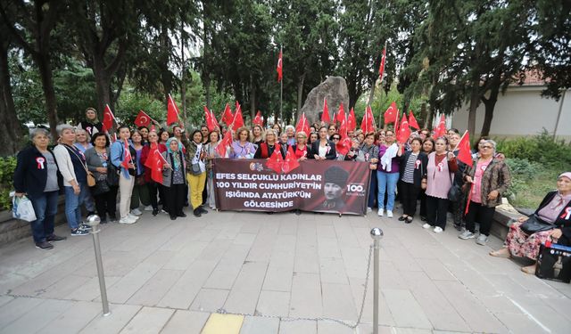 Efes Selçuklu Kadınlar Zübeyde Hanım'ın Huzurunda