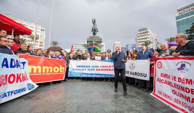 Demokrasi Yürüyüşü'nde "Hak, Hukuk, Adalet" Çağrısı