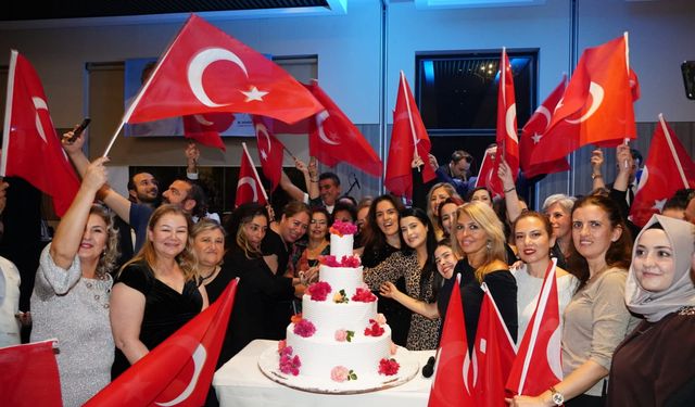 Çeşme'de Geleneksel Öğretmenler Günü Yemeği