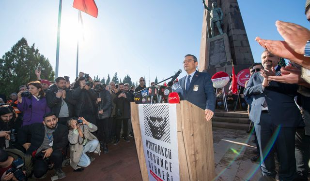 Özgür Özel Menemen Şehitlerini Anma Törenine Katıldı