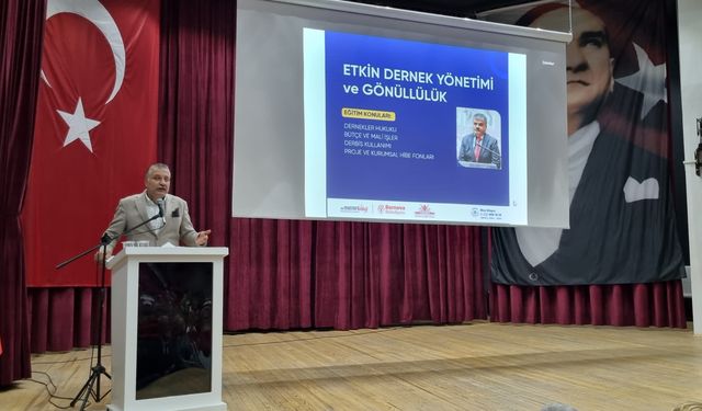 Bornova'da Etkin Dernek Yönetimi Eğitimi