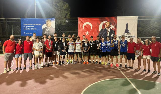 İzmir'de Sokak Basketbolunda Heyecan Dorukta