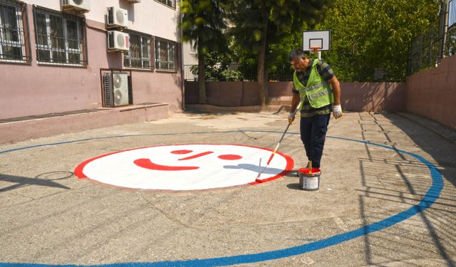 Karabağlar Belediyesi Okullara Desteğini Sürdürüyor