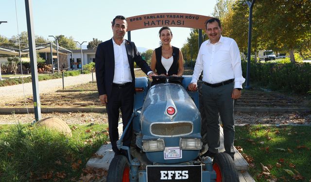 Efes Tarlası Yaşam Köyü'ne CHP'li Erhan Adem'den Övgü