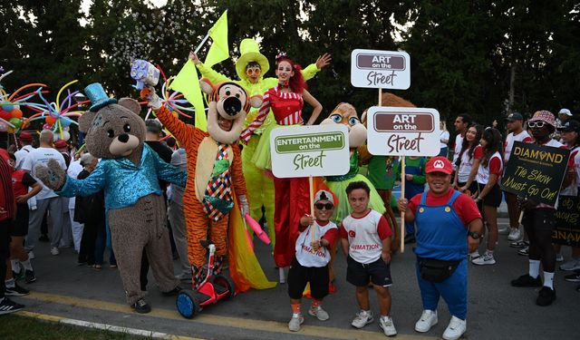 Kuşadası Sokak Festivali Coşkusu Uluslararası Arenaya Taşındı