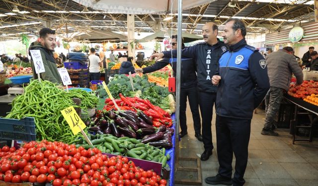 Bayraklı Zabıtasından Pazar Yeri Denetimi