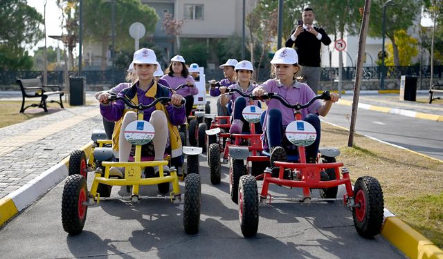 Geleceğin Bilinçli Sürücüleri Direksiyon Başında