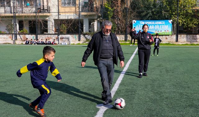 Efeler'in Futbol Turnuvası Başladı