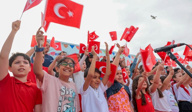 23 Nisan Coşkusu Konak'ta Doyasıya Yaşandı