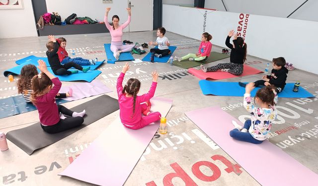 Yeşilova Höyüğü'nde Çocuk Yogası ve Sanat Terapisi Buluşması