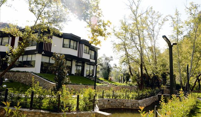 Efeler'in Eşsiz Tatil ve Yemek Mekanı: Doğa Otel ve Restaurant