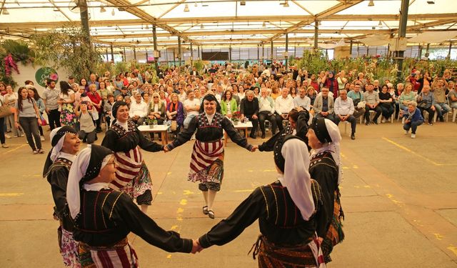 Karşıyaka Çiçek Festivali Doğa Tutkunlarını Bir Araya Getirdi