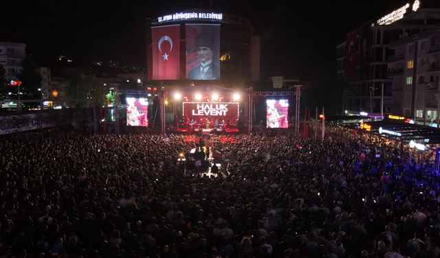 40 Bin Aydınlı 19 Mayıs'ı Haluk Levent ile Kutladı