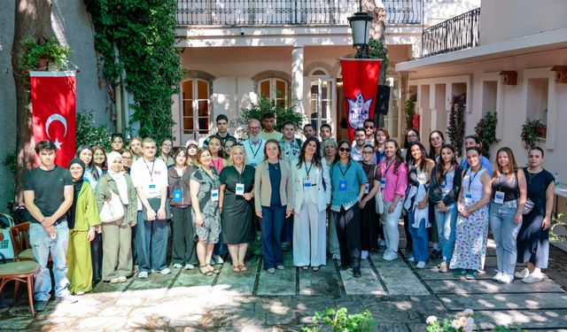 Başkan Mutlu Dünya Gençleriyle Buluştu