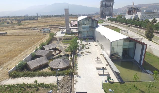 Bornova Tarih ve Kültür Sempozyumu Yeşilova Höyüğü'nde
