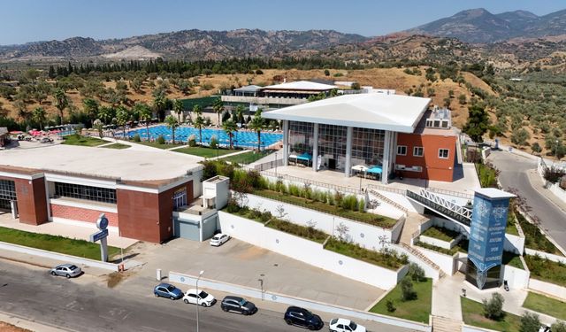 Atatürk Spor Kompleksi Aydınlıların Hizmetinde