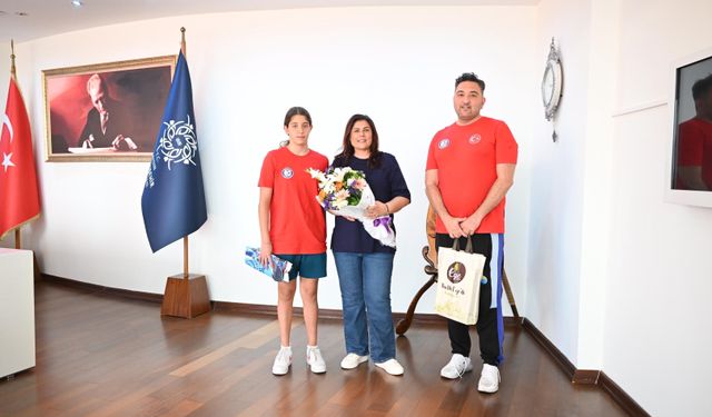 Başkan Çerçioğlu'na Aydın'ın Gururu Olan Genç Sporcudan Ziyaret