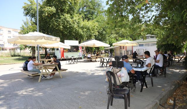 Engelsiz Kafe Yenilenen Yüzüyle Hizmete Devam Ediyor