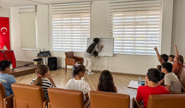 Efeler'de Yaz Kursları Yoğun İlgiyle Devam Ediyor