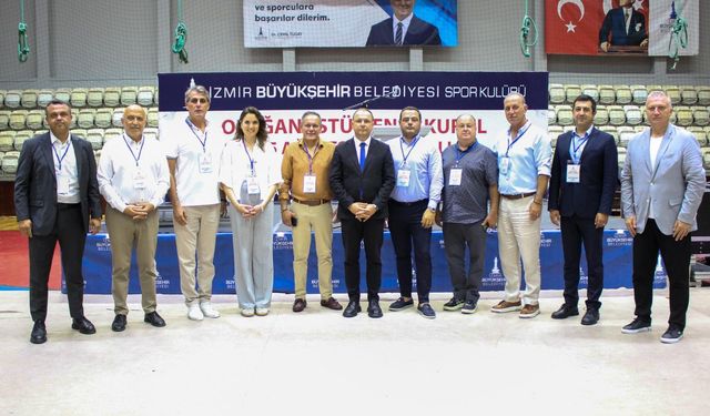 İzmir Büyükşehir Spor Kulübü'nde Bayrak Değişimi